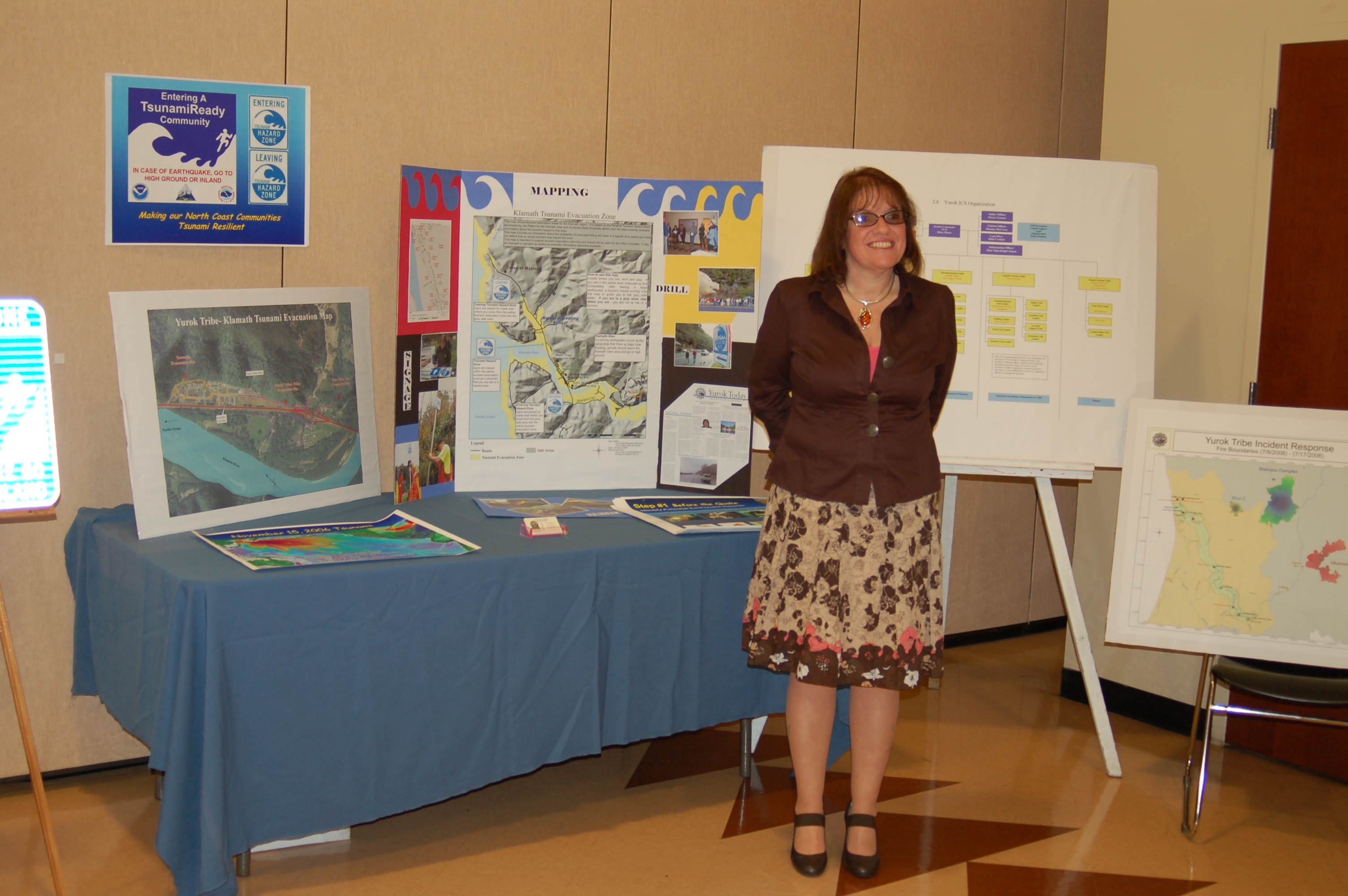 Presentation of the TsunamiReady sign in Klamath, CA